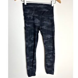 Athleta camo ultimate 7/8 tight size XXS